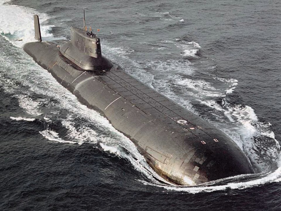 Тяжёлый крейсер проекта 941 «Акула» в море